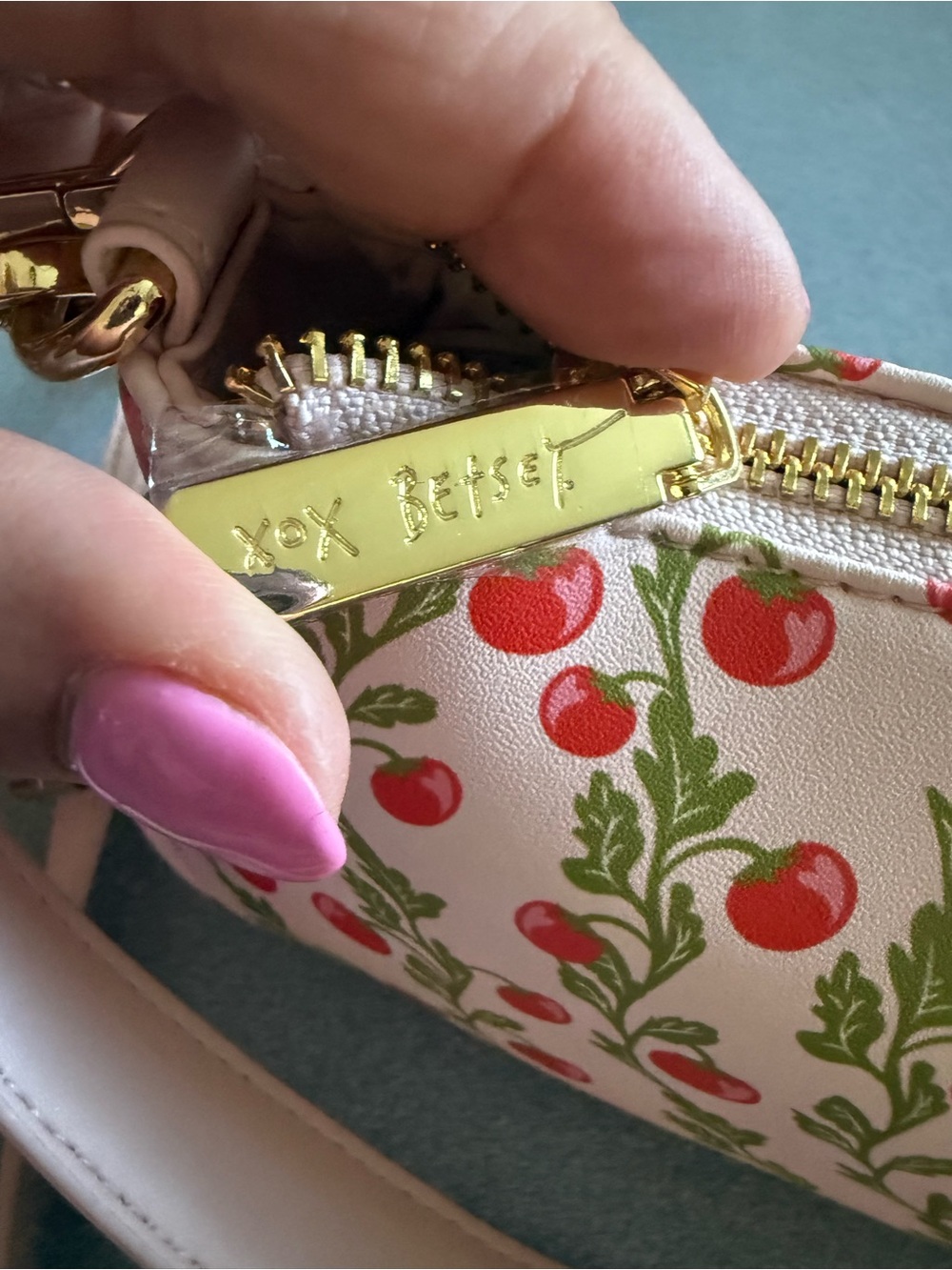 Betsey Johnson Pink Cherry-Print Crossbody bag & strawberry charm NWOT - Picture 6 of 12